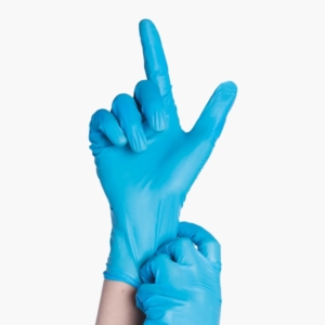 medizinische Einmalhandschuhe werden angezogen